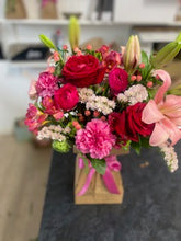 Load image into Gallery viewer, Bouquet - The Christmas Florist Choice