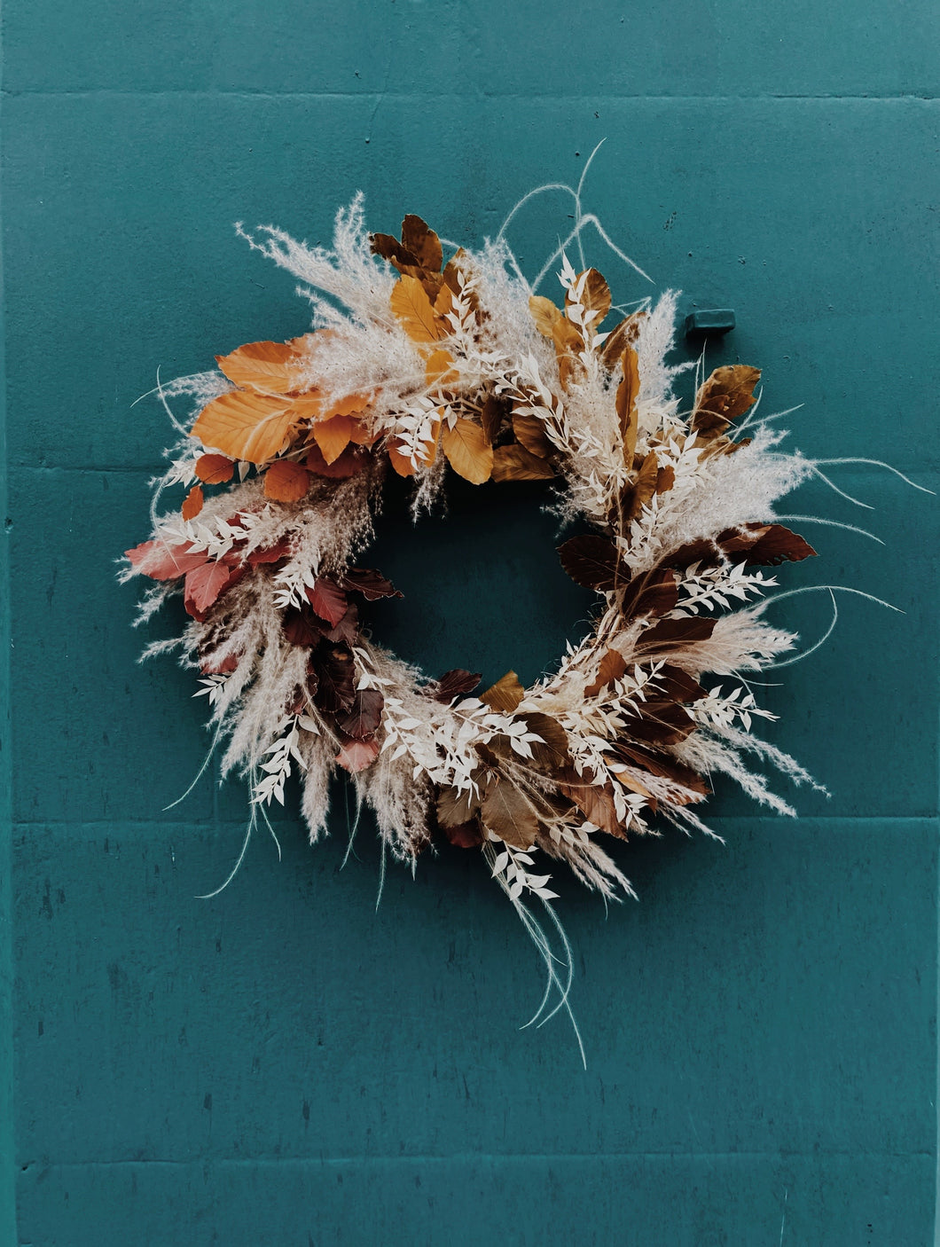 Pampas & Preserved Beech Wreath - Flùr